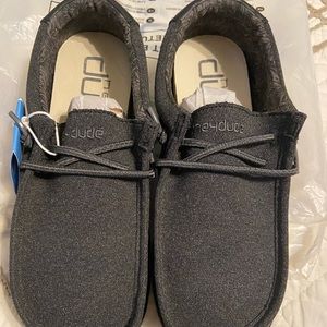 NWT Hey Dude Wally Youth 6